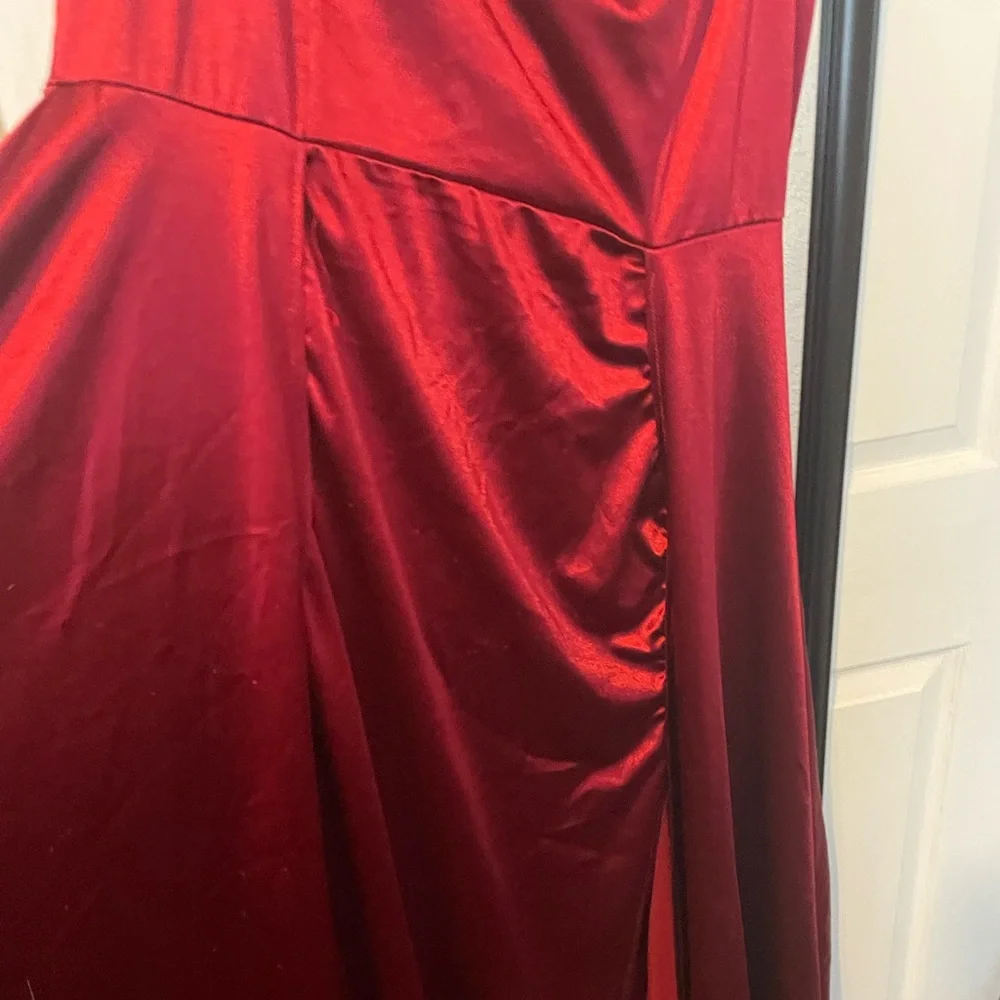 Red windsor dress with lace up back - Picture 2 of 5